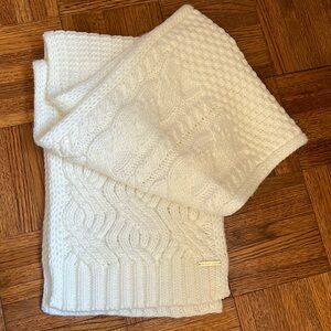 🦄 Michael Kors Scarf